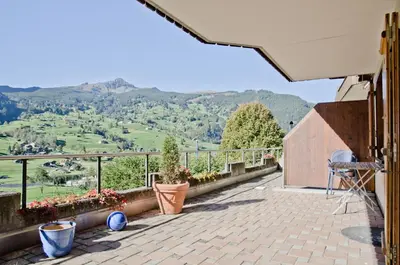 Ein allgemeiner Bergblick oder ein Berglick von der Ferienwohnung aus