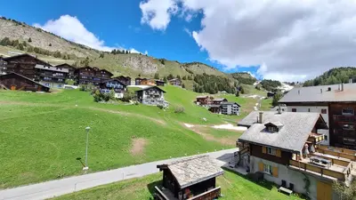Ein allgemeiner Bergblick oder ein Berglick von der Ferienwohnung aus