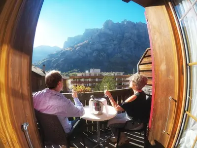 Ein allgemeiner Bergblick oder ein Berglick von des Hotels aus