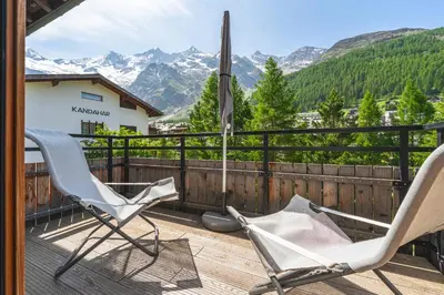 Ein allgemeiner Bergblick oder ein Berglick von der Ferienwohnung aus