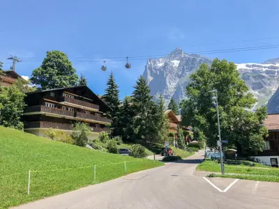 Ein allgemeiner Bergblick oder ein Berglick von der Ferienwohnung aus