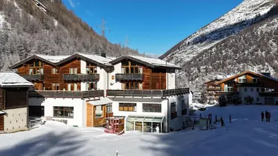 Ein allgemeiner Bergblick oder ein Berglick von der Ferienwohnung aus