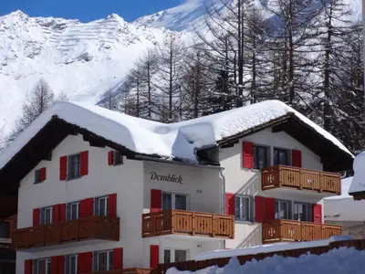 Ein allgemeiner Bergblick oder ein Berglick von der Ferienwohnung aus