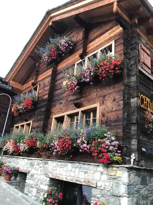 Das Gebäude in dem sich das Chalet befindet
