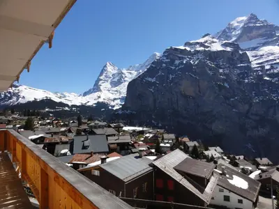 Ein allgemeiner Bergblick oder ein Berglick von der Ferienwohnung aus