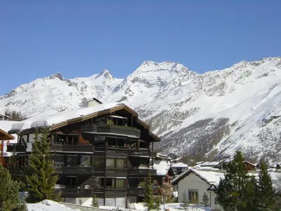 Ein allgemeiner Bergblick oder ein Berglick von der Ferienwohnung aus