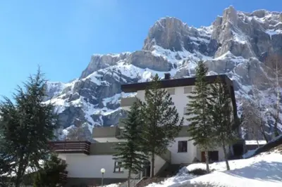 Ein allgemeiner Bergblick oder ein Berglick von der Ferienwohnung aus