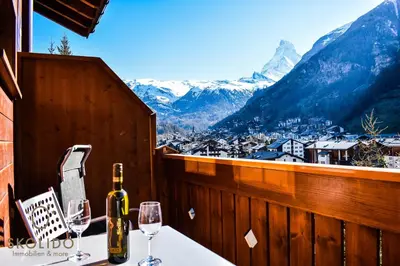 Ein allgemeiner Bergblick oder ein Berglick von der Ferienwohnung aus