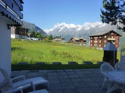 Ein allgemeiner Bergblick oder ein Berglick von der Ferienwohnung aus