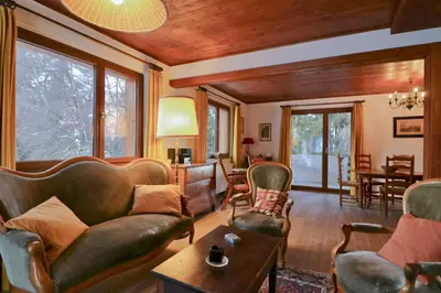 Ein Sitzbereich in der Unterkunft Modern and well equipped apartment, 500m from the 4 Vallées ski area