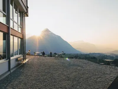 Ein allgemeiner Bergblick oder ein Berglick von der Pension aus