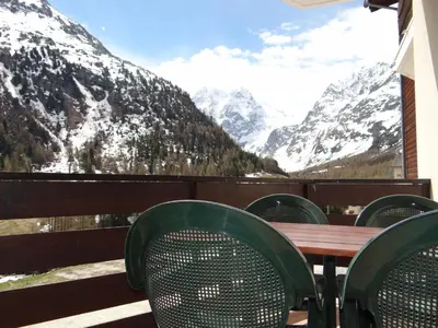 Ein allgemeiner Bergblick oder ein Berglick von der Ferienwohnung aus