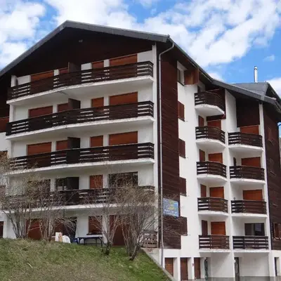 Arolles 303