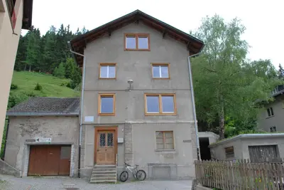 Das Gebäude in dem sich die Ferienwohnung befindet