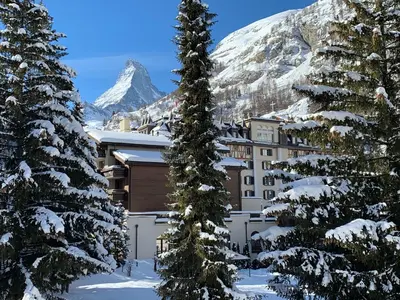 Ein allgemeiner Bergblick oder ein Berglick von der Ferienwohnung aus