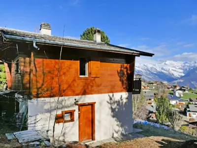 Ein allgemeiner Bergblick oder ein Berglick von des Chalets aus