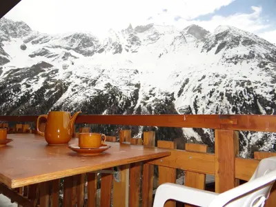 Ein allgemeiner Bergblick oder ein Berglick von der Ferienwohnung aus
