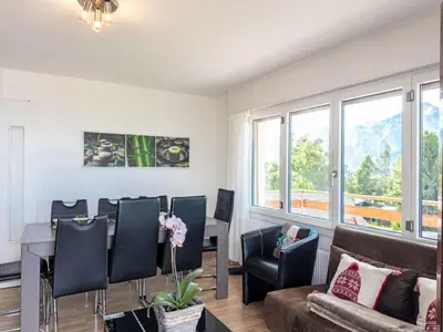 Ein Sitzbereich in der Unterkunft Apartment Les Arolles A1 by Interhome