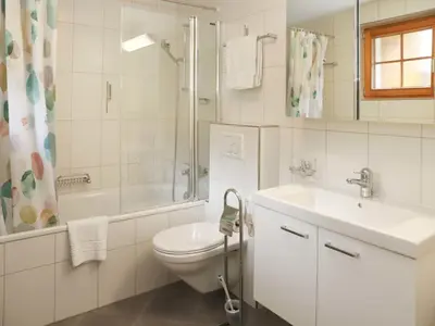 Ein Badezimmer in der Unterkunft Holiday Home Gädi by Interhome