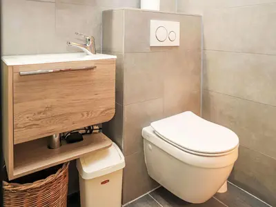 Ein Badezimmer in der Unterkunft Apartment Dents Rousses E3 by Interhome
