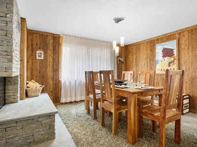 Ein Sitzbereich in der Unterkunft Apartment Rütschi-5 by Interhome