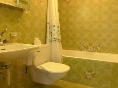 Ein Badezimmer in der Unterkunft Apartment Pasadena-2 by Interhome
