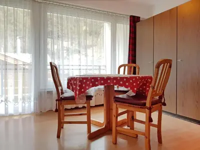 Ein Sitzbereich in der Unterkunft Apartment Sonnheim by Interhome