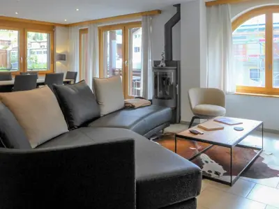 Ein Sitzbereich in der Unterkunft Apartment Breithorn by Interhome
