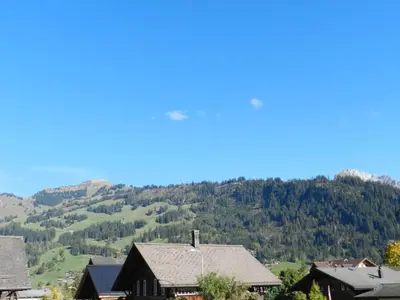 Ein allgemeiner Bergblick oder ein Berglick von der Ferienwohnung aus