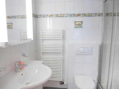 Ein Badezimmer in der Unterkunft Apartment Gloria by Interhome