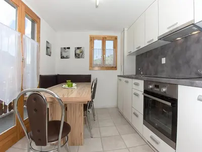 Küche/Küchenzeile in der Unterkunft Apartment Bergfink Obergeschoss-6 by Interhome