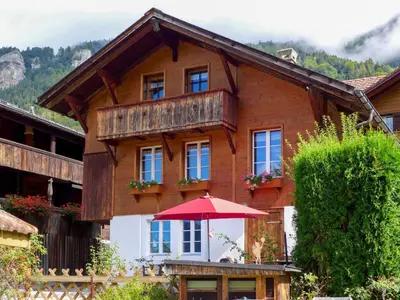 Ein allgemeiner Bergblick oder ein Berglick von des Chalets aus