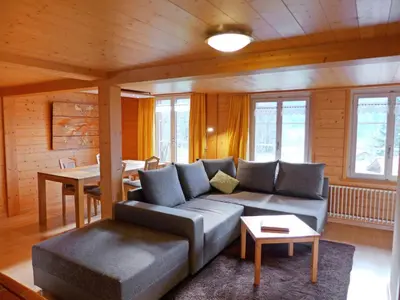 Ein Sitzbereich in der Unterkunft Chalet Hüsli by Interhome