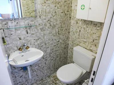 Ein Badezimmer in der Unterkunft Apartment Jeanne D'Arc Apt- H2-49 by Interhome