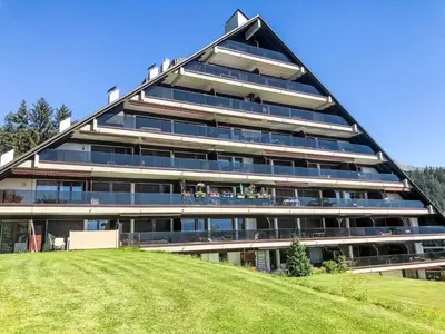 Das Gebäude in dem sich die Ferienwohnung befindet