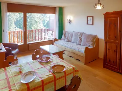Ein Sitzbereich in der Unterkunft Apartment Les Faverges 8 by Interhome
