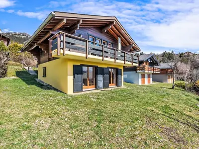 Das Gebäude in dem sich das Chalet befindet