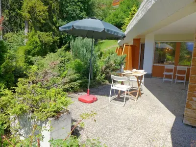 Ein Garten an der Unterkunft Studio Terrasse Des Alpes 618 by Interhome