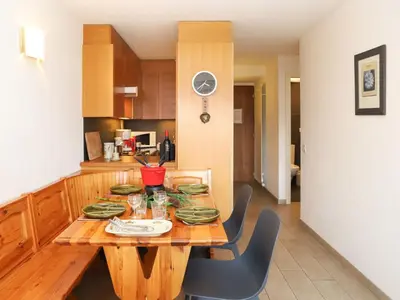 Küche/Küchenzeile in der Unterkunft Apartment Terrasse Des Alpes 815 by Interhome