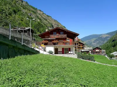 Ein allgemeiner Bergblick oder ein Berglick von der Ferienwohnung aus