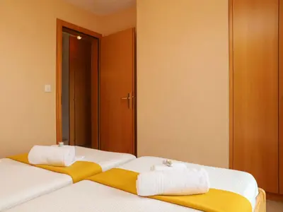 Ein Bett oder Betten in einem Zimmer der Unterkunft Chalet Gamine by Interhome