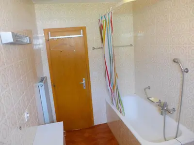 Ein Badezimmer in der Unterkunft Apartment San Giorgio A 12 by Interhome