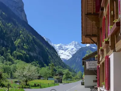 Ein allgemeiner Bergblick oder ein Berglick von der Ferienwohnung aus