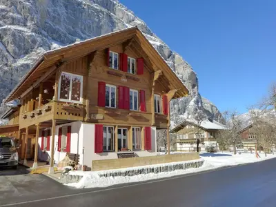 Ein allgemeiner Bergblick oder ein Berglick von der Ferienwohnung aus