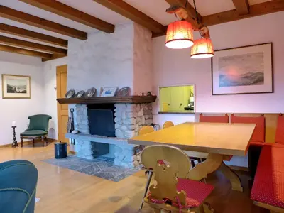 Ein Sitzbereich in der Unterkunft Holiday Home Chalet Marietta by Interhome