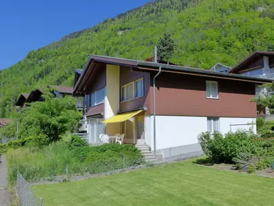 Ein allgemeiner Bergblick oder ein Berglick von des Ferienhauses aus
