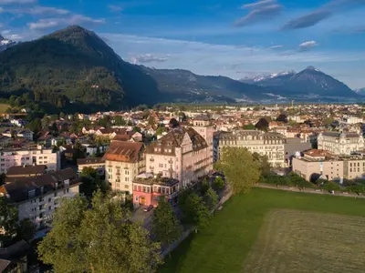 Ein allgemeiner Bergblick oder ein Berglick von der Ferienwohnung aus