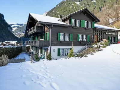 Ein allgemeiner Bergblick oder ein Berglick von der Ferienwohnung aus