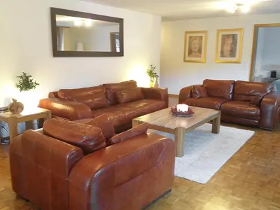 Ein Sitzbereich in der Unterkunft Apartment Chalet Perle by Interhome