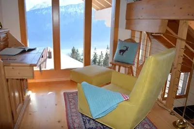 Ein allgemeiner Bergblick oder ein Berglick von der Ferienwohnung aus